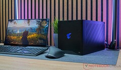 像技嘉 Aorus RTX 4090 Gaming Box 这样的设备承诺为紧凑型设备提供更多性能，但实际情况却更为复杂。(图片来源：Notebookcheck）