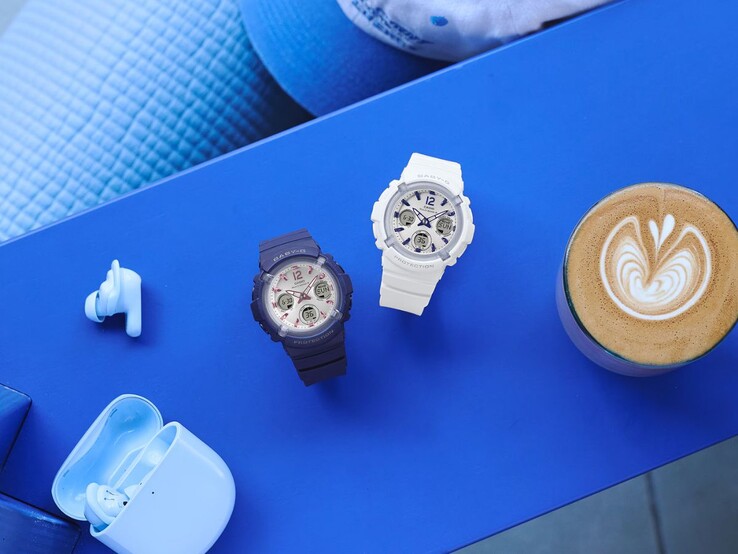 卡西欧 G-Shock Baby-G BGA-2800-2A2（左）和 BGA-2800-7A3（右）手表