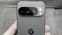 尽管号称拥有长焦相机，但 Pixel 10 可能仍然缺少 Pixel 10 Pro 上的许多功能（图片来源：Mystic Leaks）