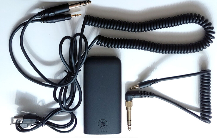 发射器和电缆。(图片来源：Notebookcheck）