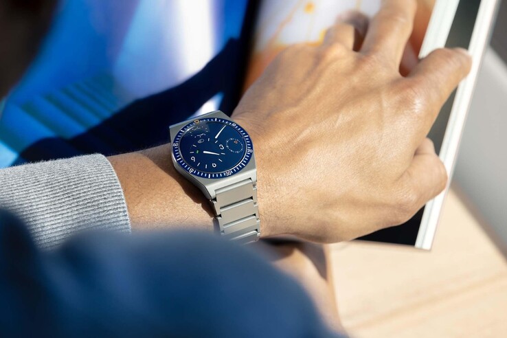 Ressence Type 7 提供 36 小时动力储备（图片来源：Ressence）