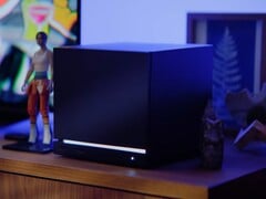 在Reddit上，许多粉丝都在为Steam Machine辩护，甚至称其为“技术奇迹”。 