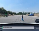 使用儿童大小的人体模型进行 Model Y 安全测试（图片：欧洲 NCAP）