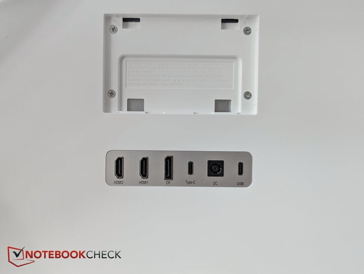 背面:2个HDMI接口、DisplayPort接口、USB-C接口、交流电源接口、USB-C接口——哪个USB-C接口支持90 W?