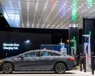 梅赛德斯-奔驰（Mercedes-Benz）正在向特斯拉的超级充电站网络发起挑战，但它还有很长的路要走。(图片来源：梅赛德斯-奔驰）