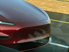 特斯拉 Model Y 标准版红色效果图（图片来源：Moose/X）