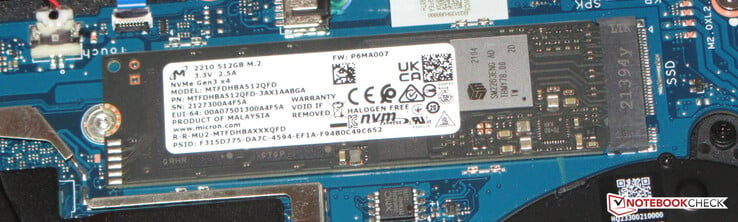 一个NVMe固态硬盘作为系统驱动器。