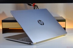 搭载 Qualcomm Snapdragon X 的 HP OmniBook 3 16