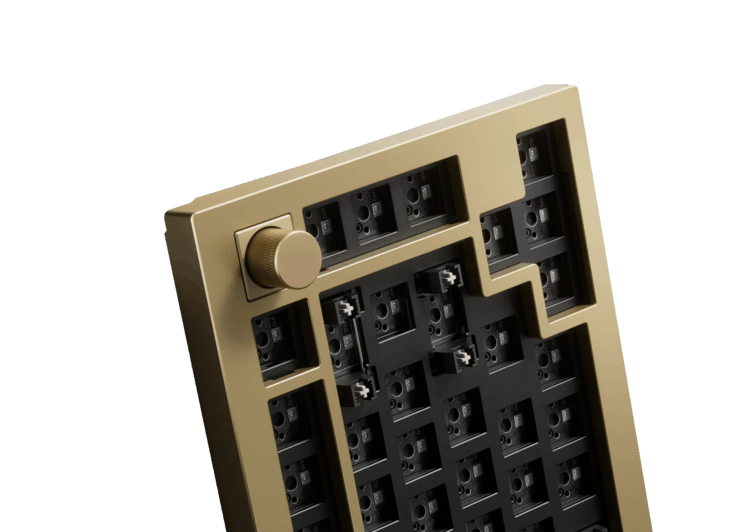 没有键帽和开关的 Keychron Q1 HE 铜版。(图片来源：Keychron）