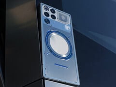 RedMagic 11S Pro 将采用超频的骁龙 8 精英 5 代处理器。图：展示非 S 手机背面的宣传图。
