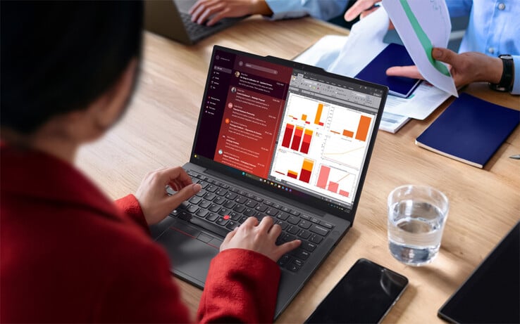 配备 54.7 Wh 电池的 ThinkPad X13 第 7 代 AMD 版重量达到 987 克。
