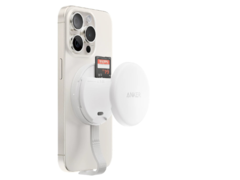 这款 Anker MagGo USB-C 配件提供 SD 和 TF 插槽。(图片来源:u/joshuadwx via Reddit)