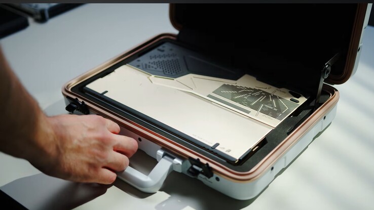 华硕 ROG Flow Z13 KJP 采用花哨的外壳。