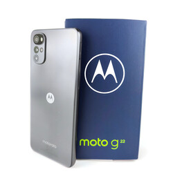 在测试中。摩托罗拉Moto G22。测试设备由摩托罗拉德国公司提供