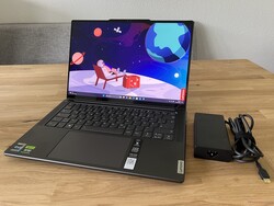 回顾：联想 Yoga Pro 9i 14。测试机型由 Campuspoint 提供。