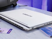 联想Legion 7i 16 Gen 10 的重量不到 2 千克，同时提供 Arrow Lake-HX 处理器选项（图片来源：联想）