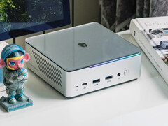 Mix Pro II 的顶部是透明的，正面和右侧都有照明灯。