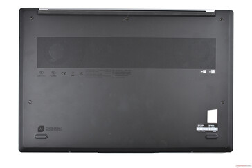 ThinkPad Z16：铝制底部