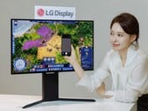 新型 LG Display 240 Hz RGB 条纹 OLED 可提供更清晰的文字和更高的色彩准确度。(图片来源：LG）