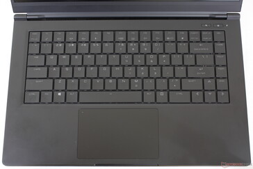 与Alienware x15的键盘相比，这里的所有按键都是光学机械的，而Alienware x15的功能键则不是。