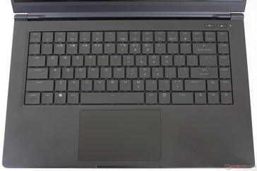 与Alienware x15的键盘相比，这里的所有按键都是光学机械的，而Alienware x15的功能键则不是。
