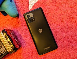 测试摩托罗拉Moto G72。测试装置由摩托罗拉德国提供。