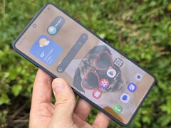 三星Galaxy Z Flip7 评测。(图片来源：Marcus Herbrich）