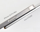 vivo X Fold5 合上时厚度约为 9.2 毫米。(图片来源：vivo）