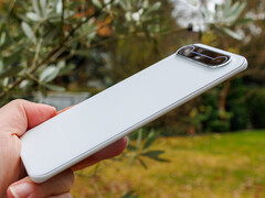 Tecno Slim 5G(图片来源:Daniel Schmidt)