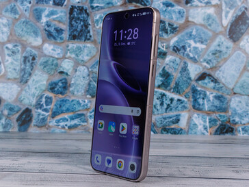 2025 年摄像头最佳智能手机来自 vivo。(图片来源：丹尼尔-施密特）