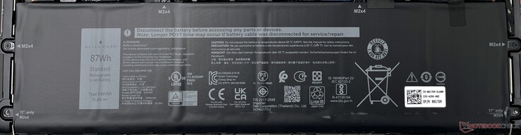 Alienware x15 R2与前代产品一样，继续采用87WHr电池。