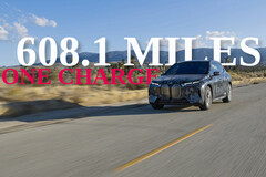 Our Next Energy 公司生产的双化学双子座电池在充电一小时后可推动宝马 iX 中型 SUV 行驶 608.1 英里。(图片来源：Our Next Energy）