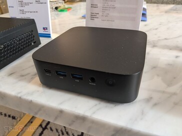 ECS Liva Z6 Plus 端口。(图片来源：TechPowerUp）