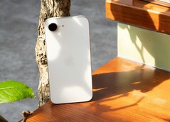 Apple两年后，低价 iPhone 的显示屏终于迎来了久违的升级。