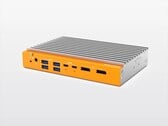 OnLogic Helix 320 无风扇迷你 PC 最高可配备 8 核 Intel CPU，采用银色铝制机身，正面为橙色配色