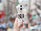 珍珠白配色的 DJI Osmo Pocket 4P。
