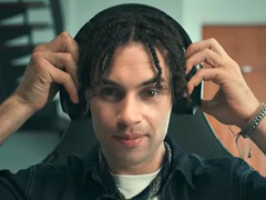 Razer Project Motoko 耳机配备两个摄像头和骁龙 SoC,可进行无显示屏人工智能交互。(图片来源:Razer)