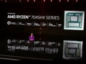 AMD首席执行官在2023年CES上介绍了基于芯片的发烧级笔记本电脑Dragon Range-HX阵容。(图片:AMD 2023年CES主题演讲)