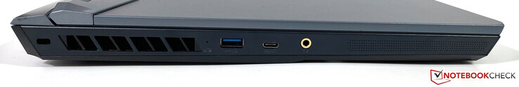 左边：USB-A（3.2 Gen.1，供电），USB-C（3.2 Gen.2），3.5毫米音频插孔