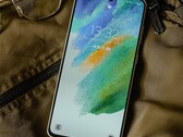 Galaxy S21 FE一年前首次亮相。 (来源: GadgetMatch)