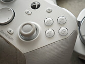 机甲白外观的 GameSir G7 Pro。(图片来源：Paraph）