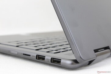边缘和角落更加圆润，与大多数其他笔记本电脑上的尖锐设计形成对比。