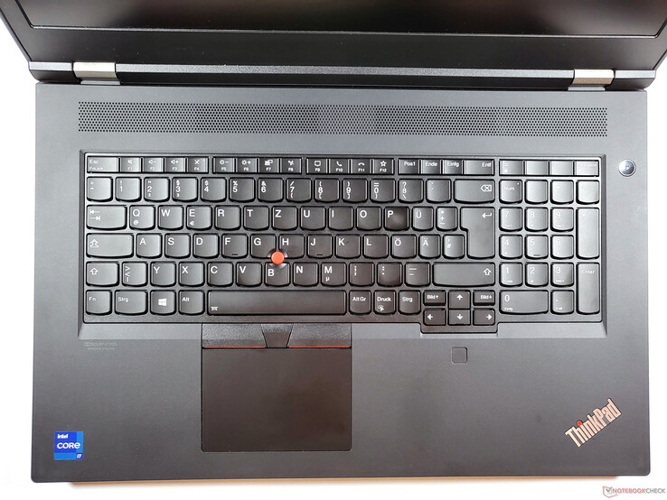 联想ThinkPad P17 G2。键盘区