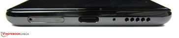底部：双SIM卡、USB-C 2.0、麦克风、扬声器