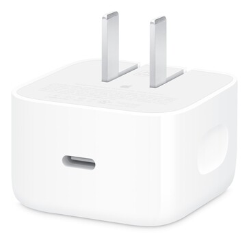 全新动态Apple 40W 适配器可在 20 分钟内将 iPhone 17 和 iPhone 17 Pro (Max) 的电量充至 50%。（图片来源：Apple)