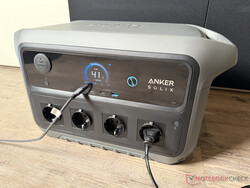 测试使用中的 Anker Solix C2000 Gen 2