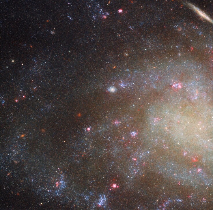 欧空局发布的 NGC 45 图像（图片来源：欧空局）