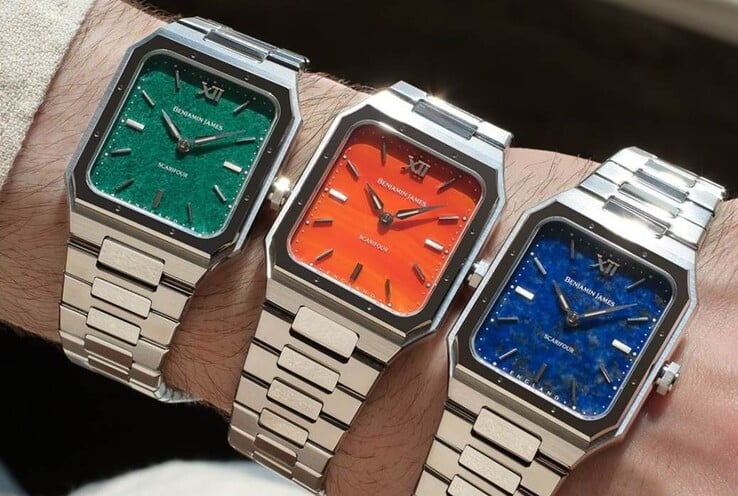 Scarifour 有青金石、绿玉和焦橙玛瑙三种颜色可供选择（图片来源：Benjamin James Watches）