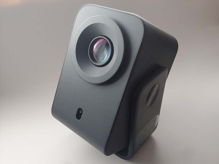 TCL 投影机 C1。(图片来源：TCL）