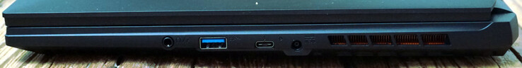 右：耳机、USB-A（5Gbit/s）、Thunderbolt 4、电源